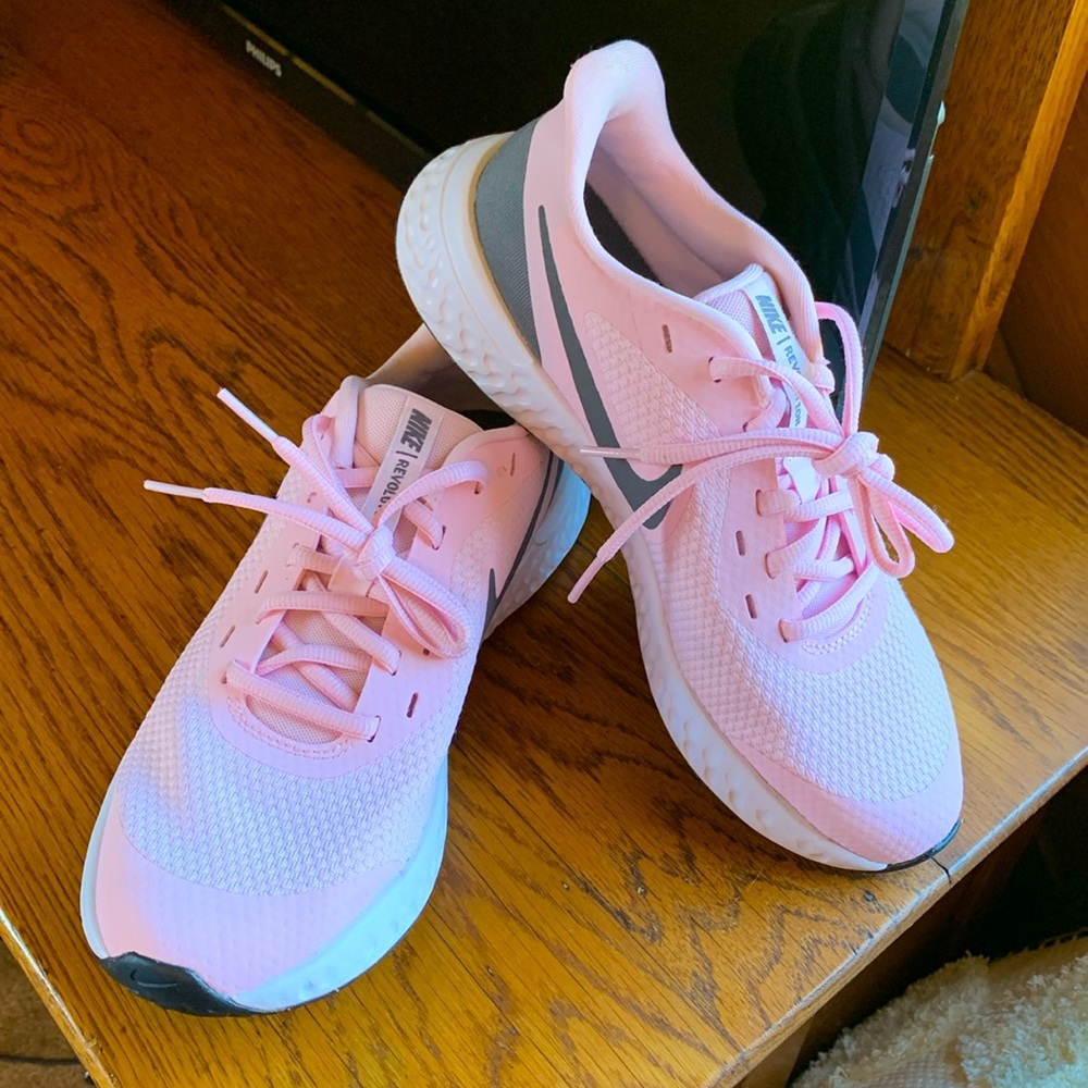 Nike Revolution Sneakers